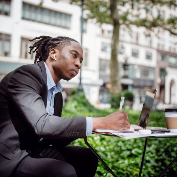 Hourly vs fixed-price vs milestone contracts: which pricing model wins for freelancers