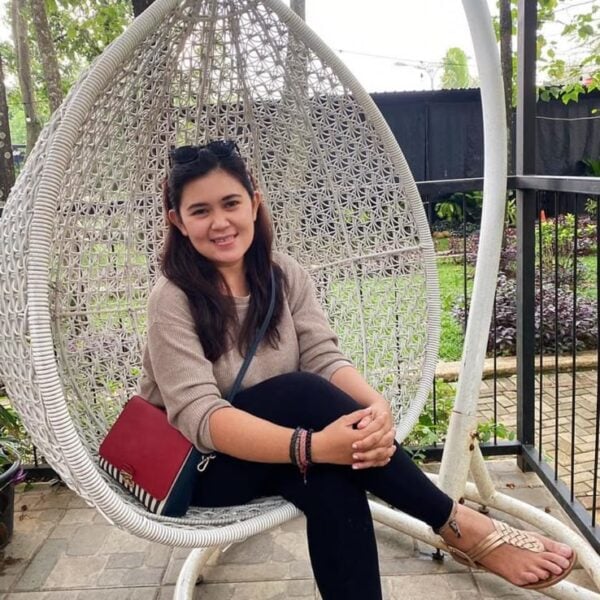 Rebecca Roselina