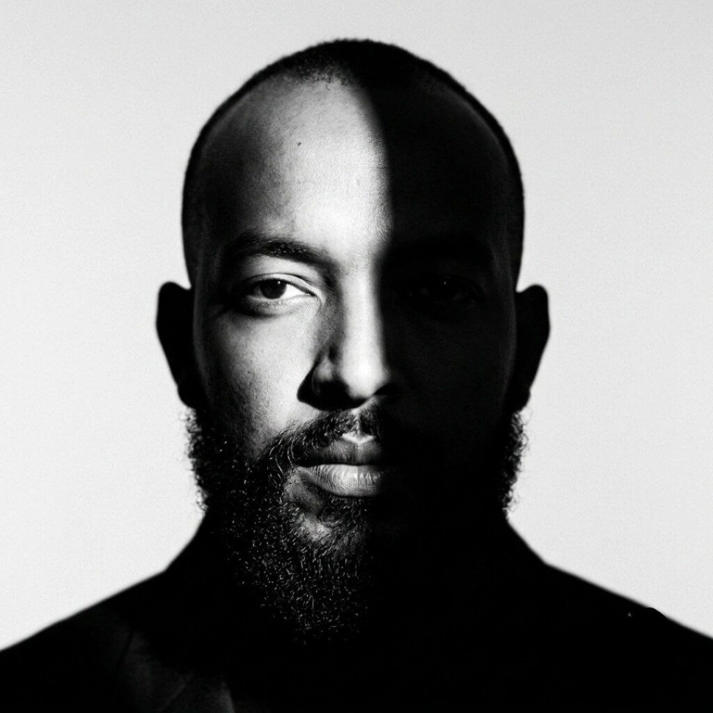 Alazar Ayenachew - الغلاف