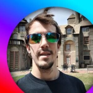 React to Next.js ترحيل تطبيقات الويب وتحسين UI/UX