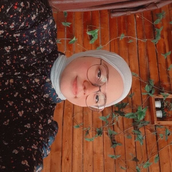 Jana Al, Hur