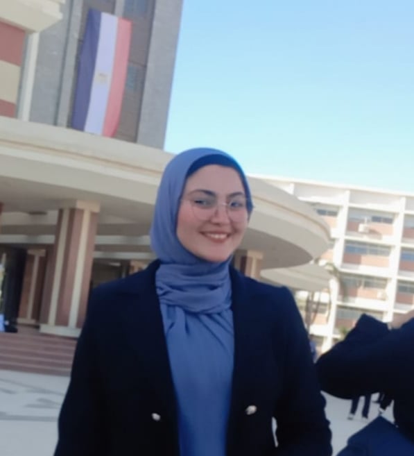 فاطمة إسماعيل