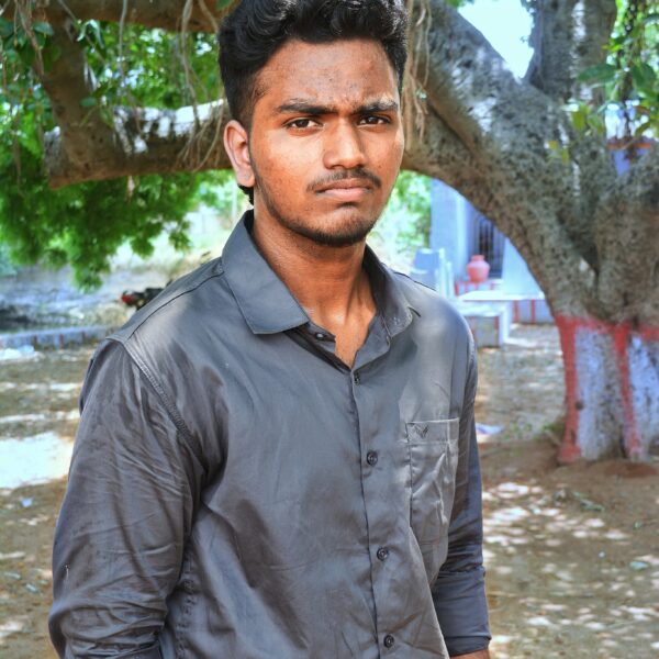 ESAKKIMUTHU S