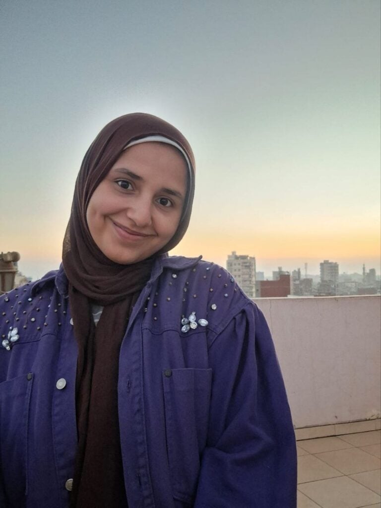 Sara Ramadan  - الغلاف