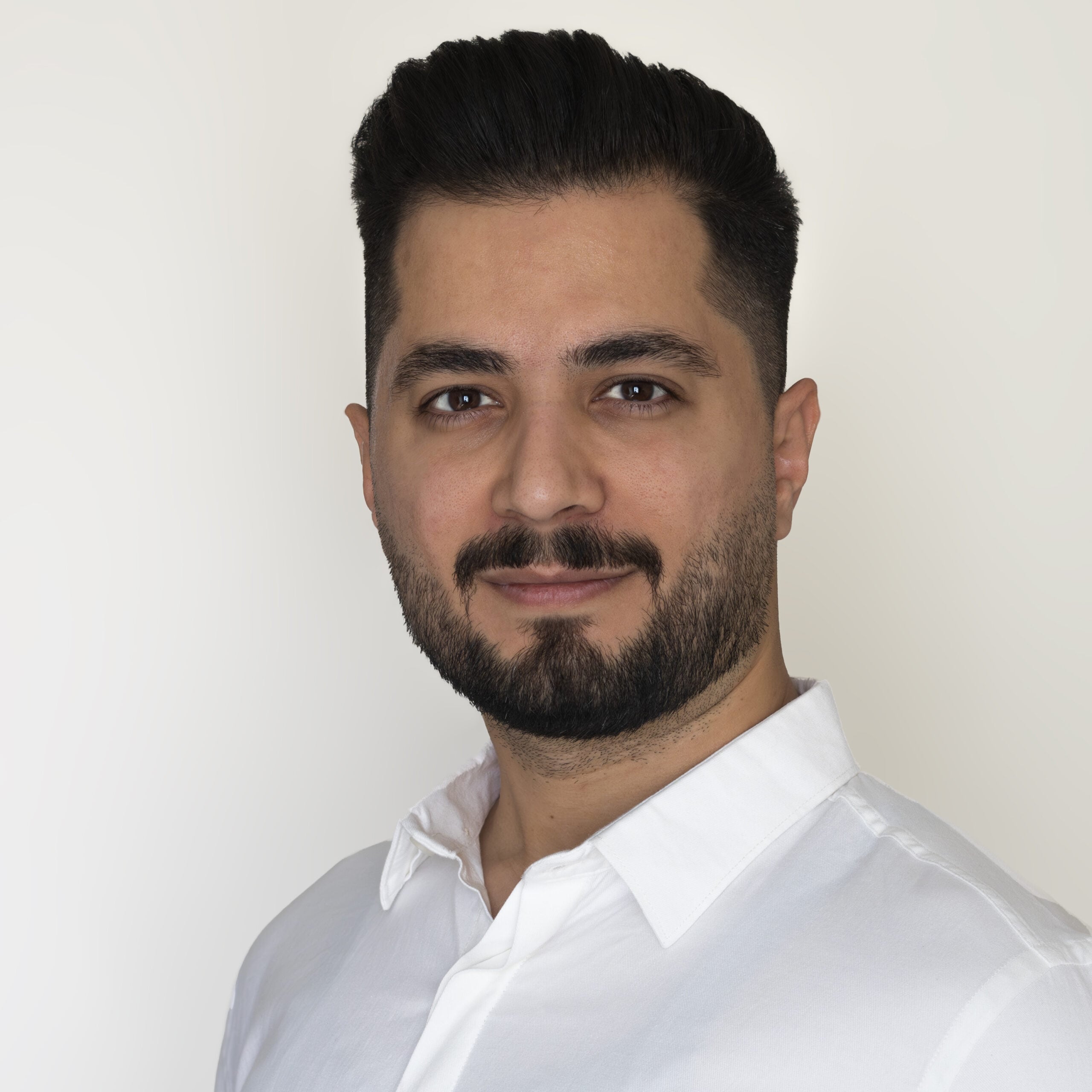 Isa Akbarzadeh