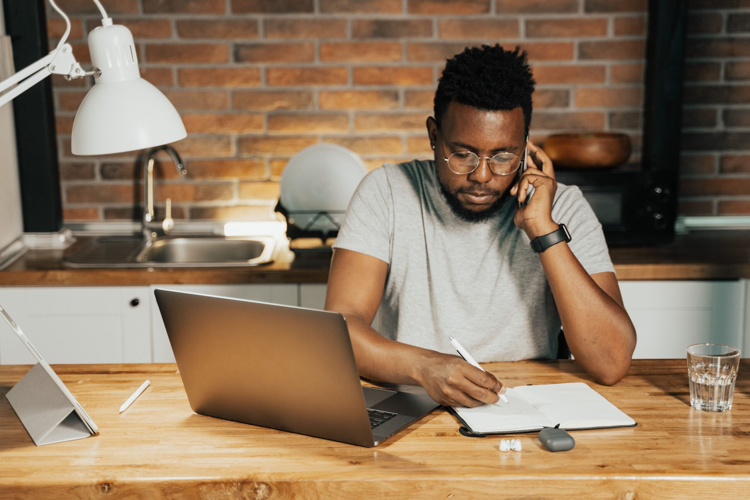 Best eSIM & Travel Data Plans for Nomad Freelancers