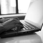 Je rédige des e-mails, des publicités sur les réseaux sociaux et des pages de destination à fort taux de conversion pour votre marque